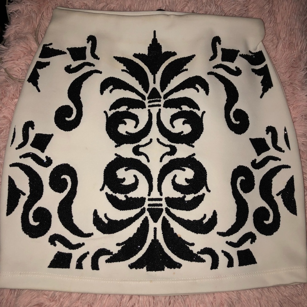 Angl detailing skirt